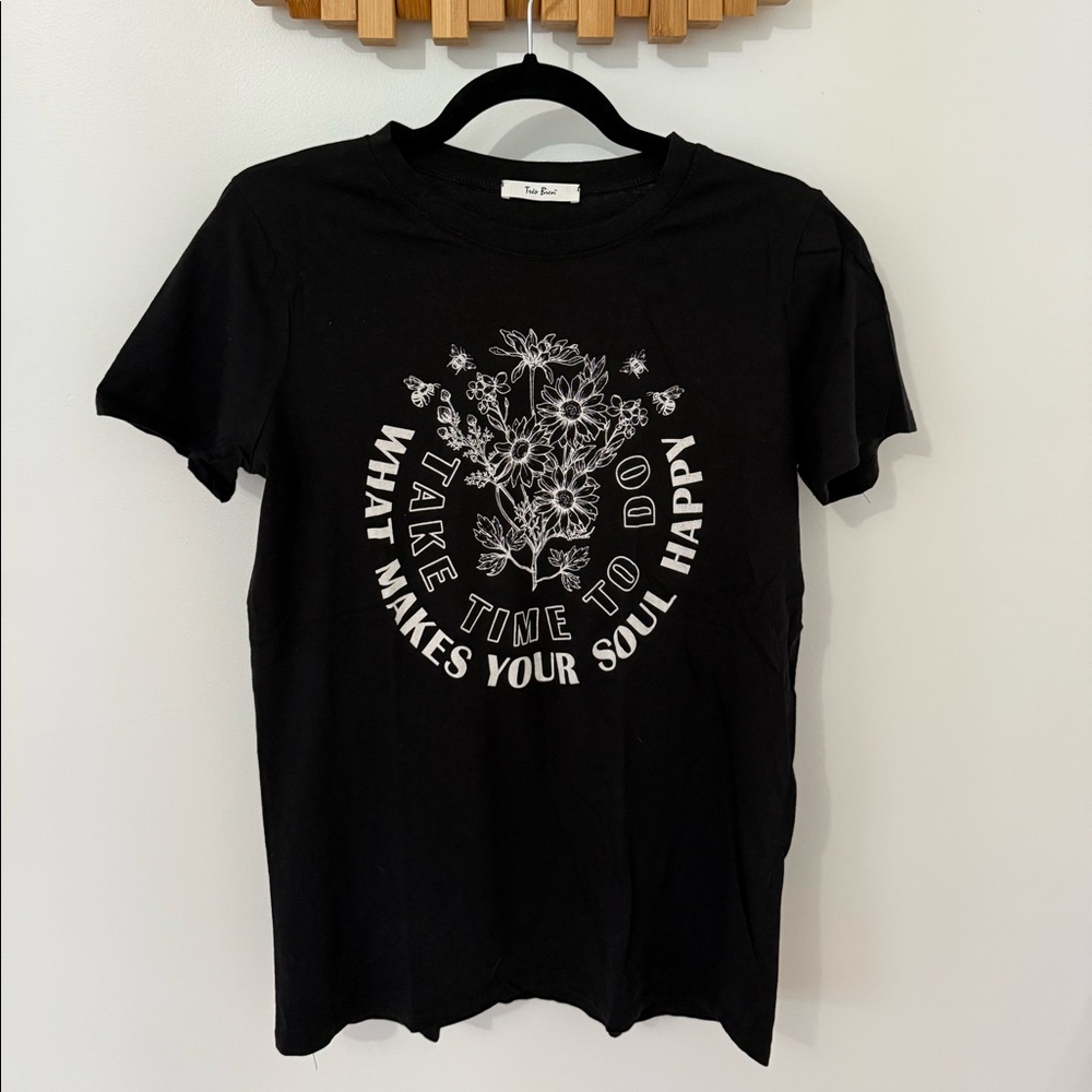 Women’s Graphic T-shirt, Size S